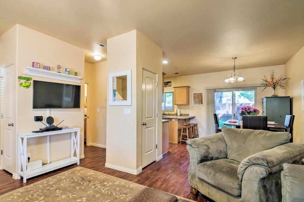 With Pool And Ac Less Than 1 Mi To Attractions!