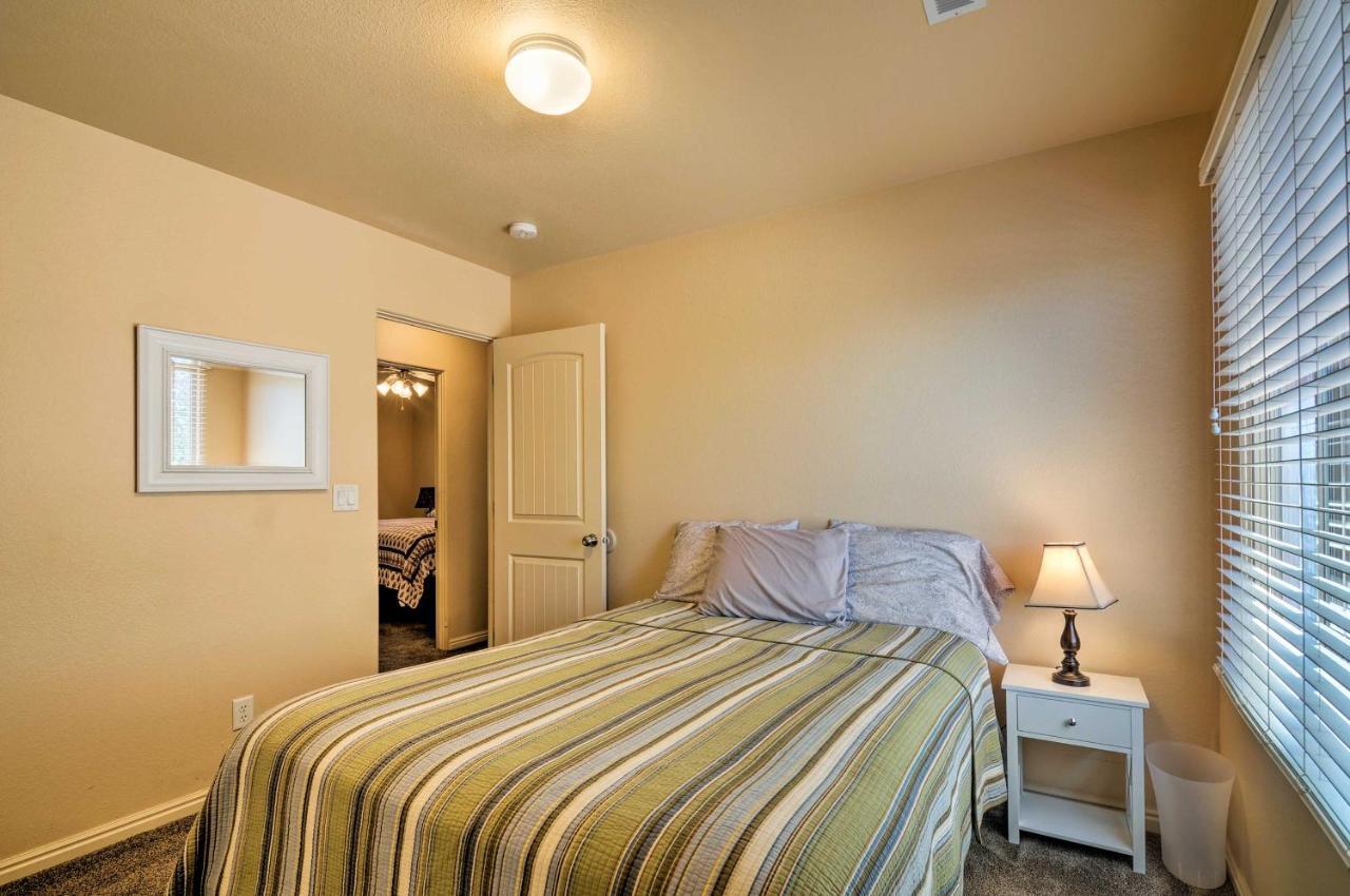 Apartment With Pool And Ac Less Than 1 Mi To Attractions! *