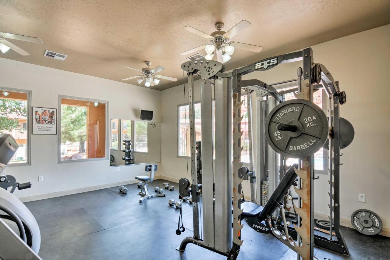 With Pool And Ac Less Than 1 Mi To Attractions!