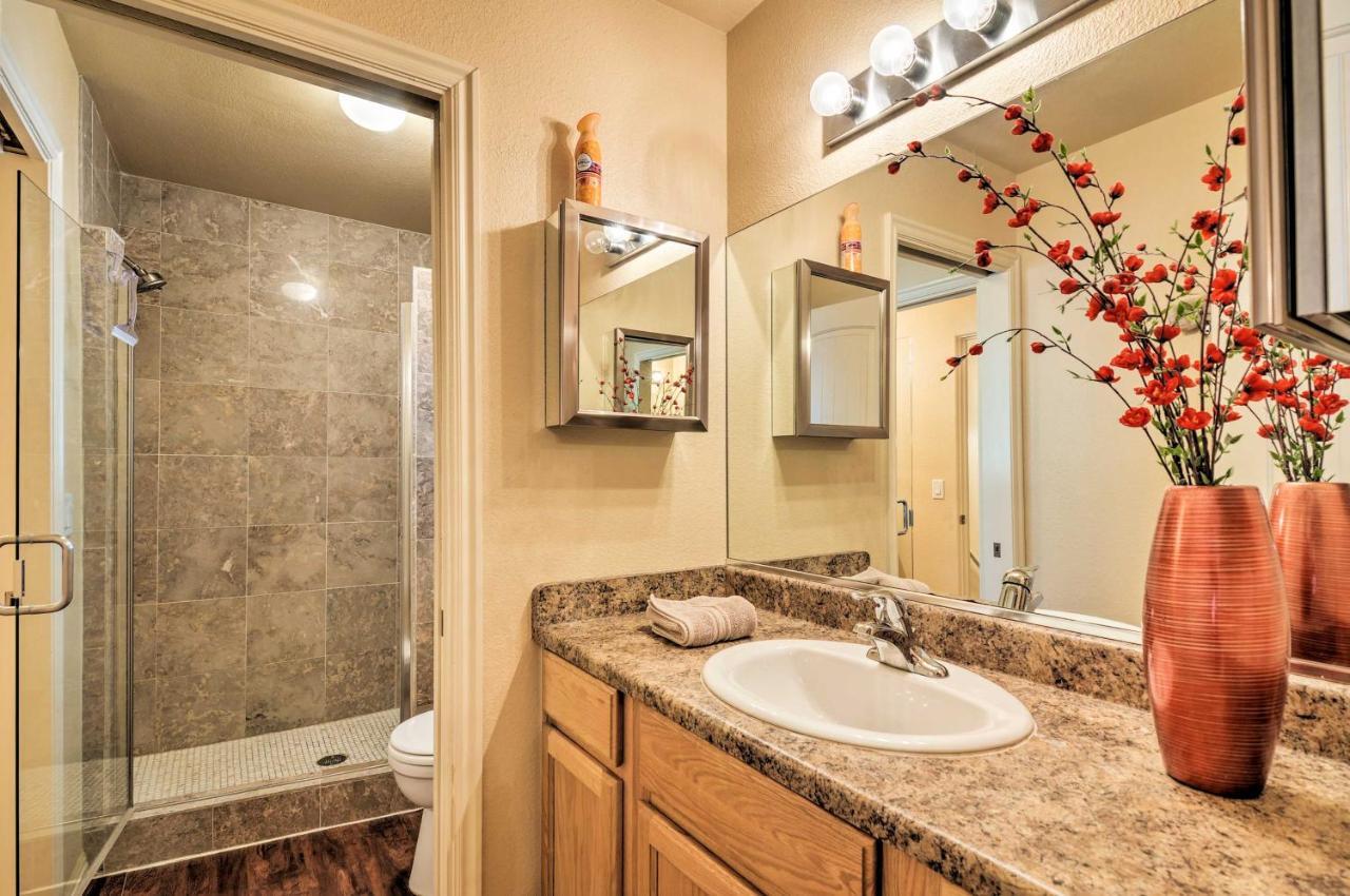 With Pool And Ac Less Than 1 Mi To Attractions! *