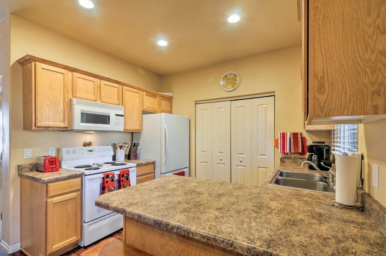 With Pool And Ac Less Than 1 Mi To Attractions! Apartment